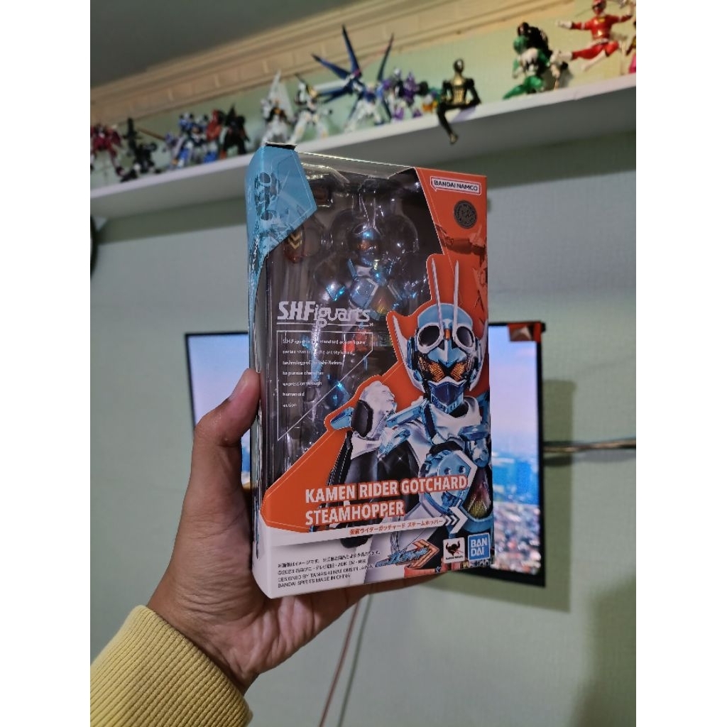 SHF KAMEN RIDER GOTCHARD