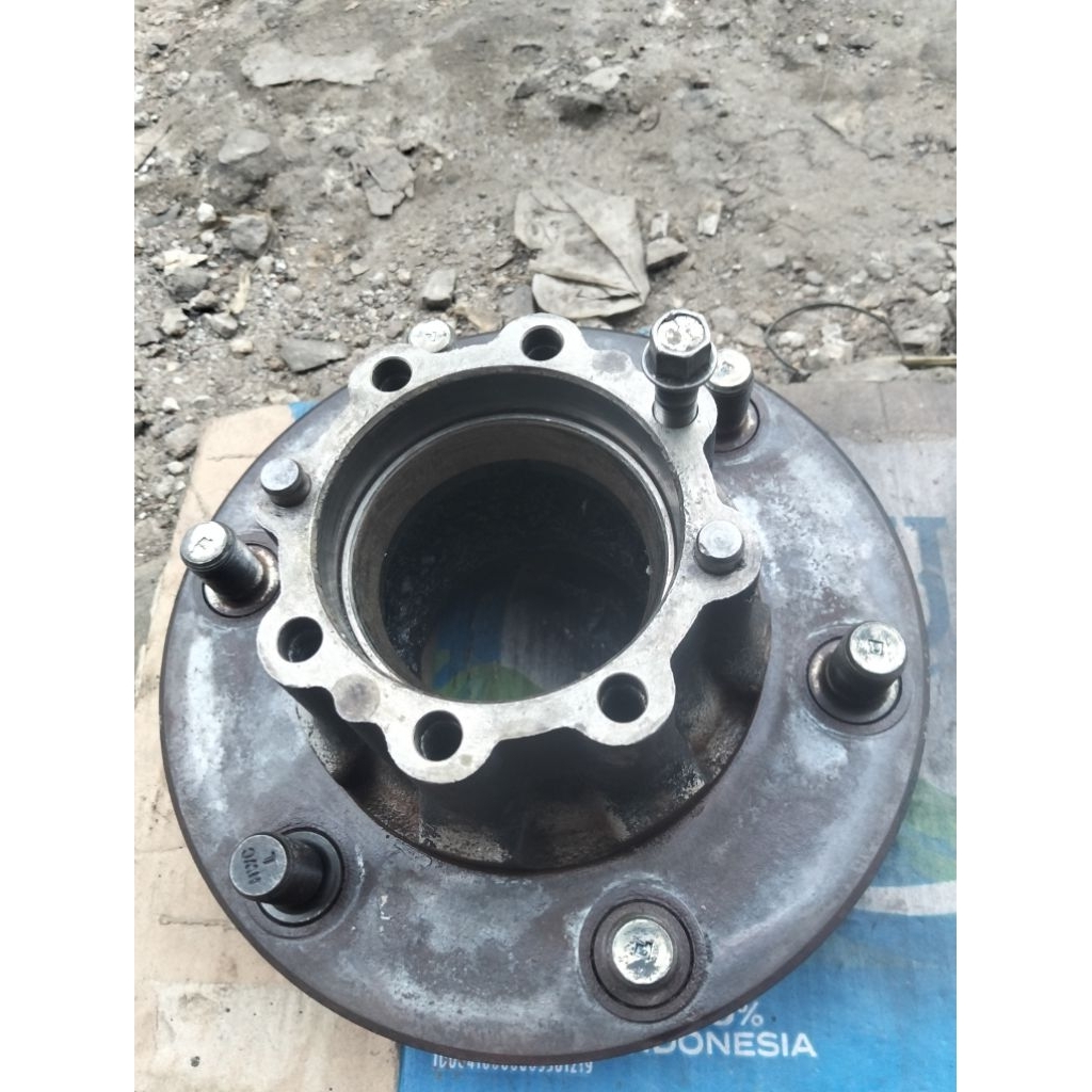 nap roda Belakang mobil Mitsubishi Canter 125