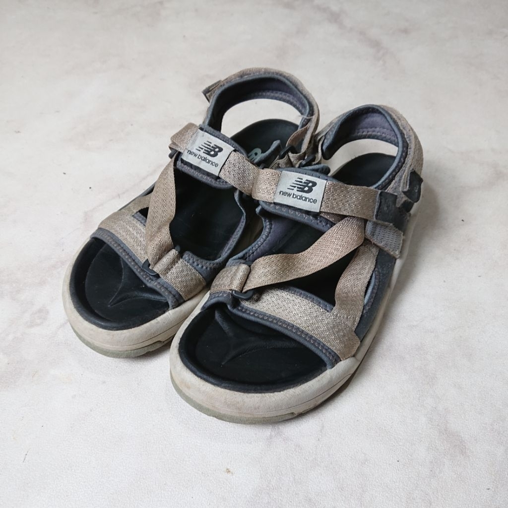 Sepatu Sandal New Balance Caravan SD3205 Pria Wanita Second Bekas