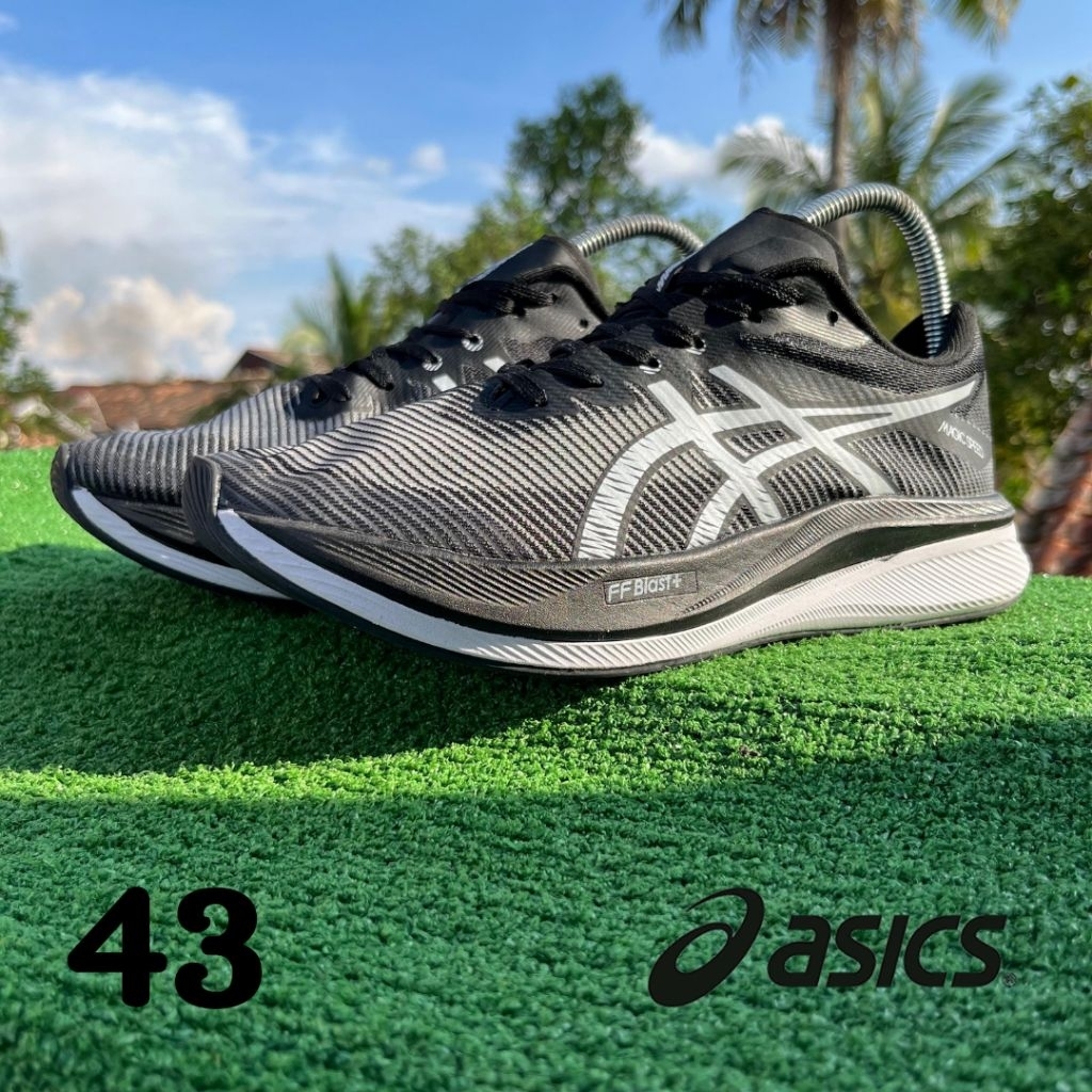 ASICS Magic Speed 3