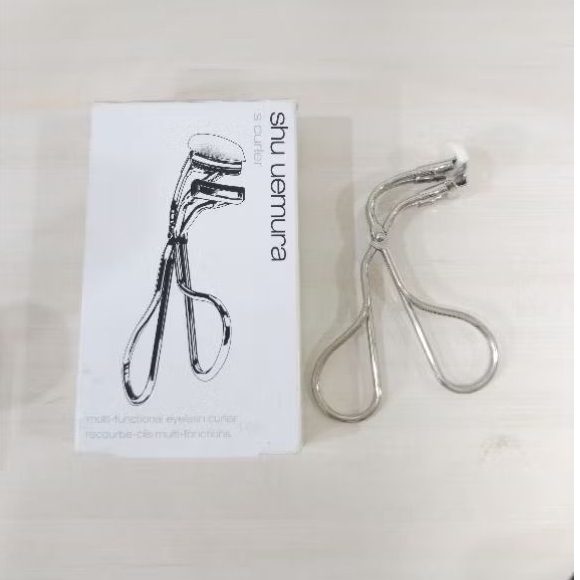 Shu Uemura Eyelash Curler  S,  Jepit bulu mata Preloved