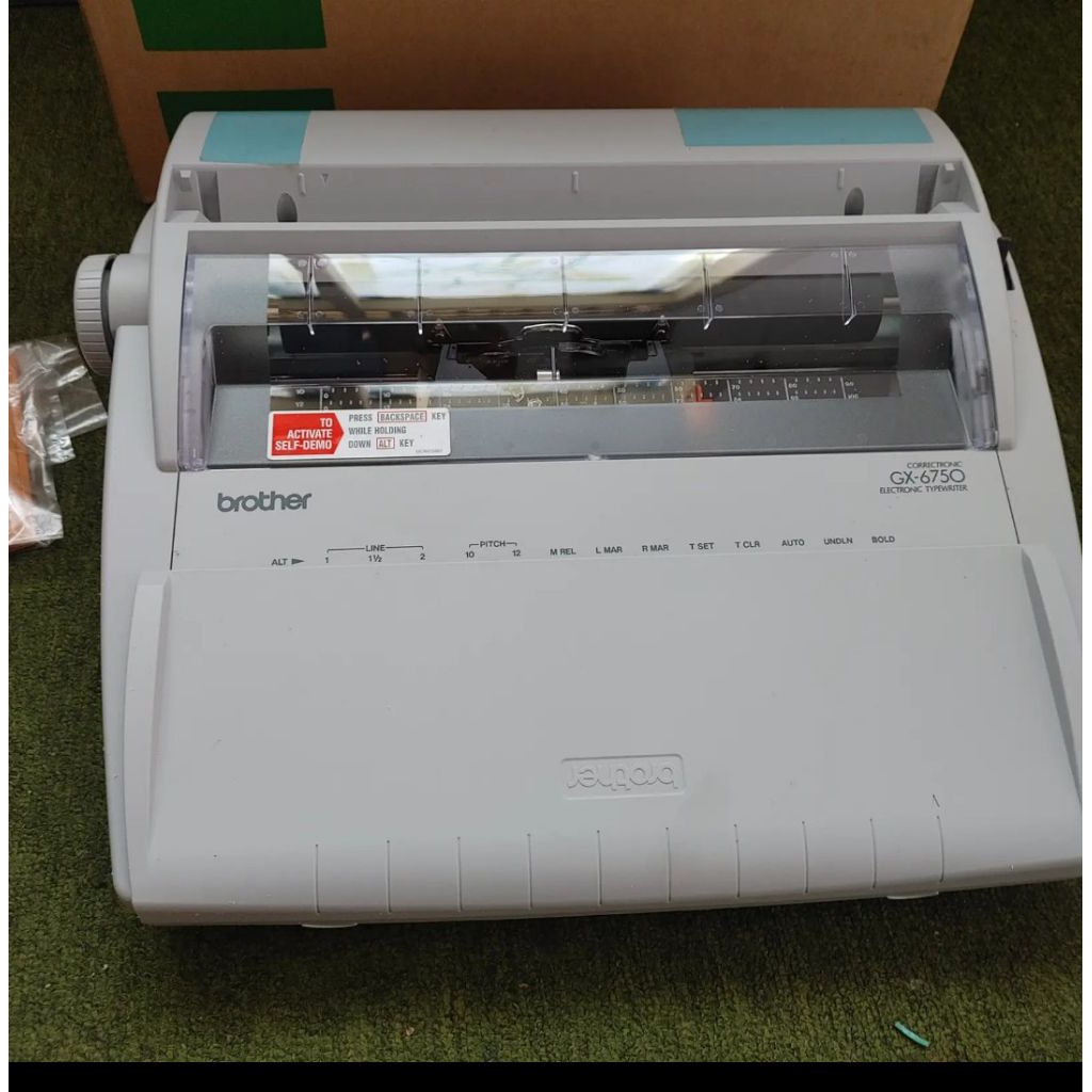 Electronic typewriter Brother GX 6750 GX-6750