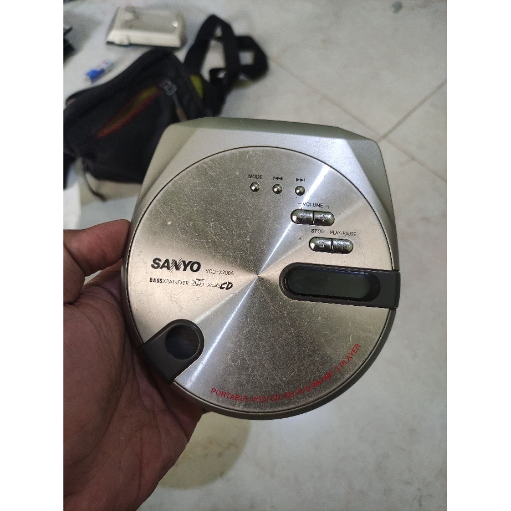 Discman Sanyo VCD-X200A bahan bangunan