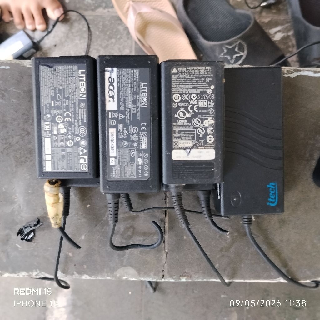 ADAPTOR  LAPTOP 19V RUSAK MATOT BUNTUNG