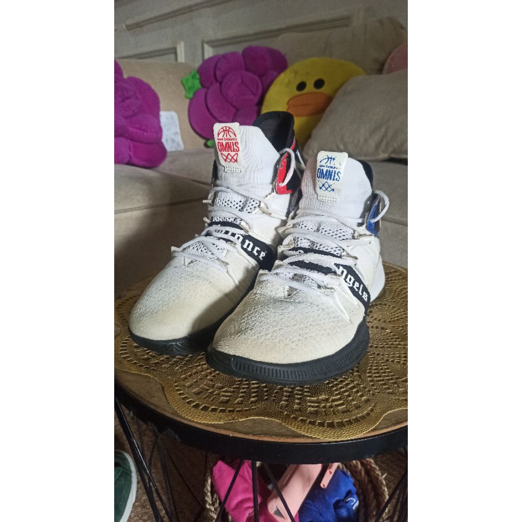 Sepatu BASKET NB size 42