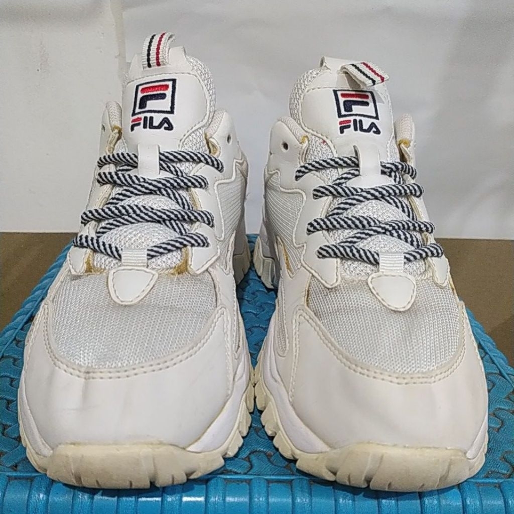 Sepatu Second Fila Size 40 Insole 25 cm