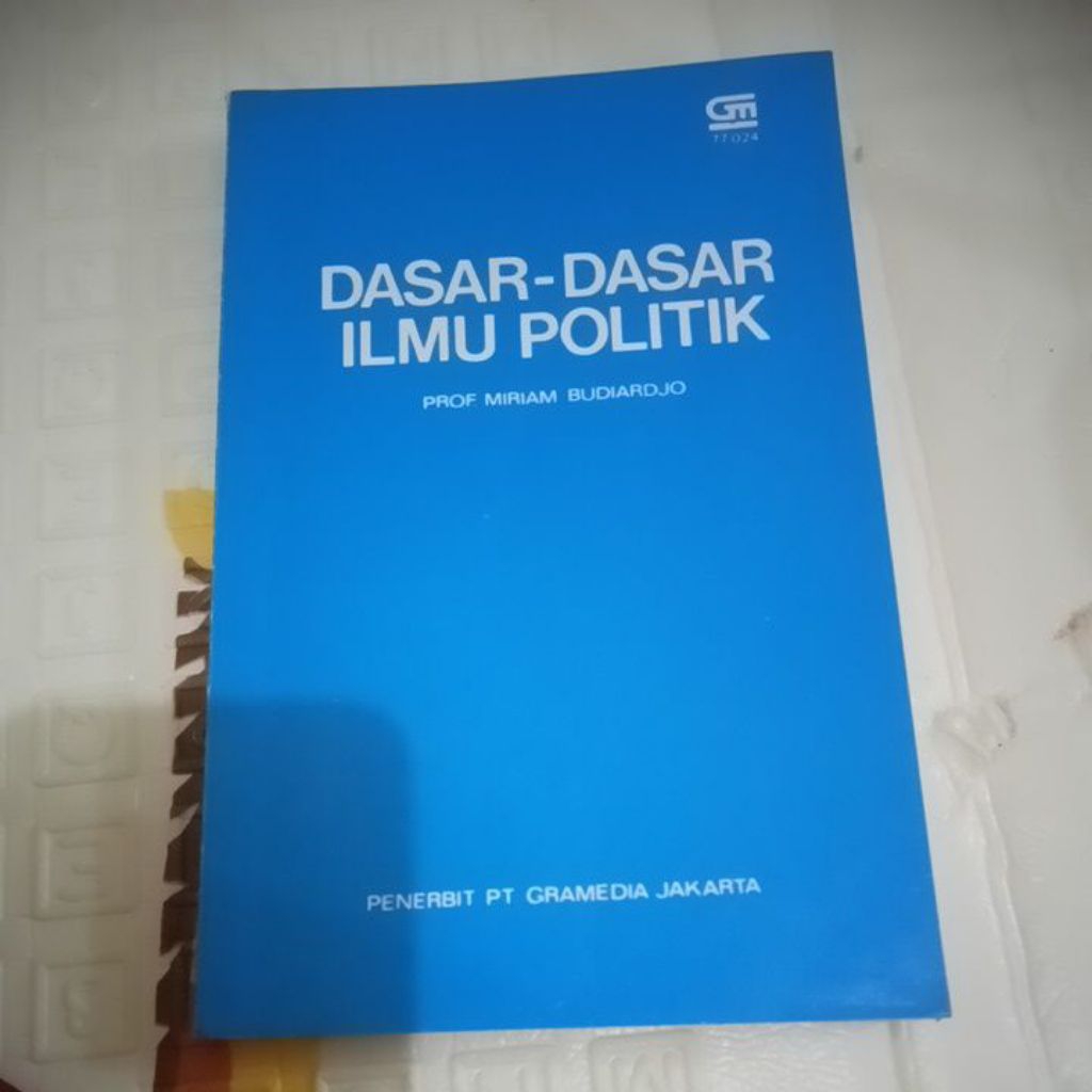 DASAR-DASAR ILMU POLITIK