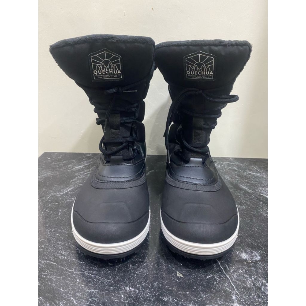 Sepatu Boot DECATHLON QUECHUA model SH500 X-WARM hitam, Baru tanpa box