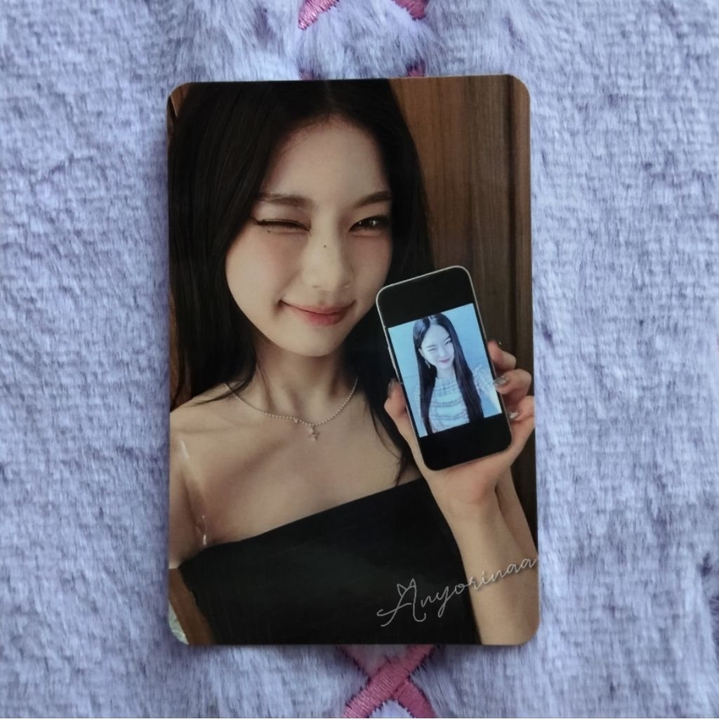 Photocard Isa Stayc