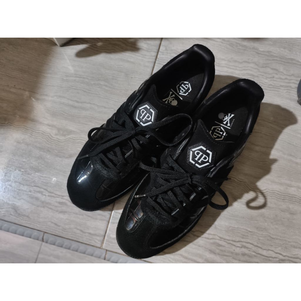 Sepatu Second Adi x PP Made in italy Size 44 Like new Full black.