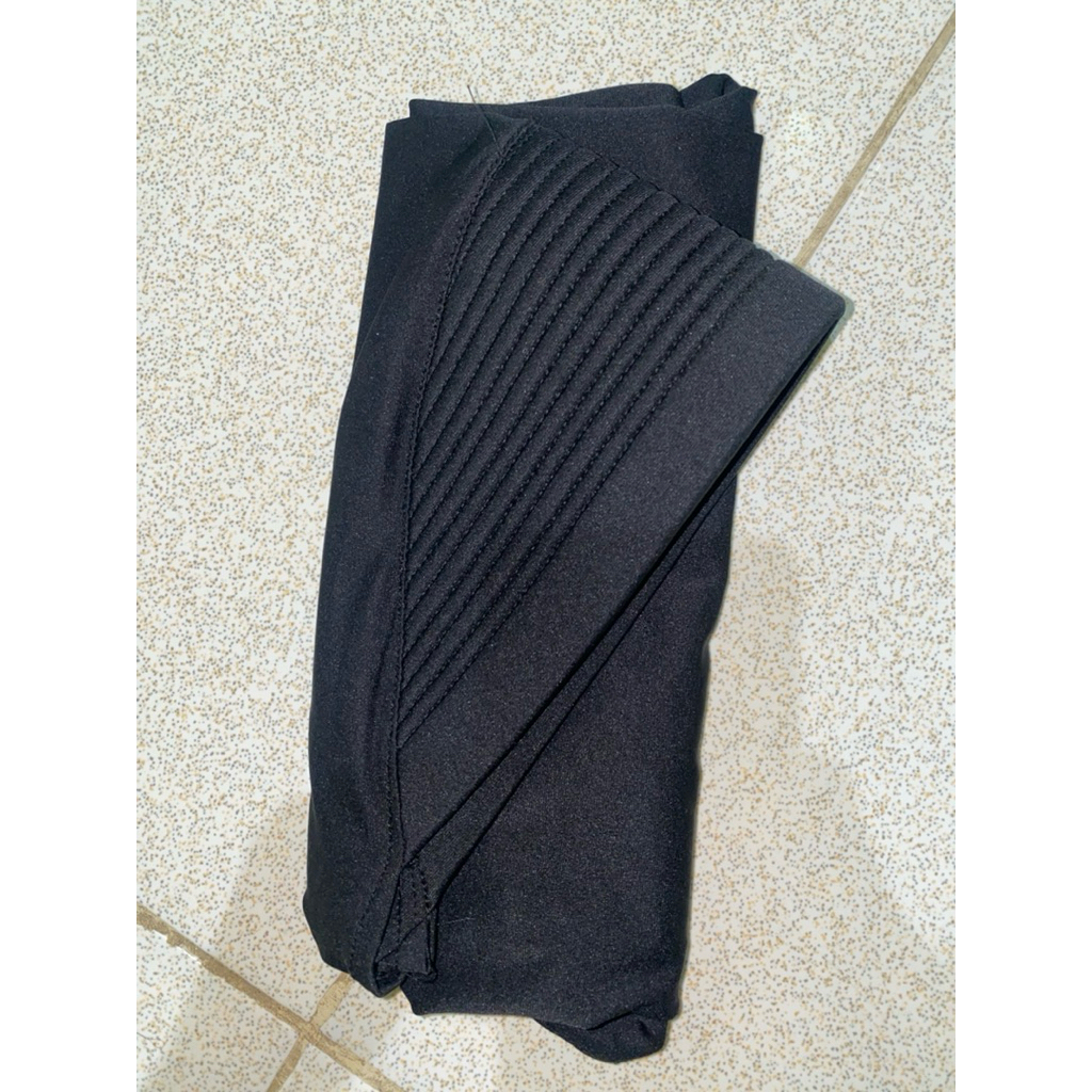 Jilbab bergo sport ukuran S (hitam)