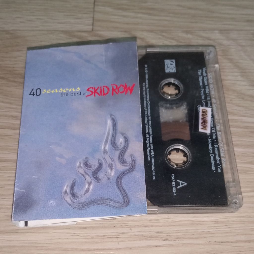 Kaset Skid Row - 40 Seasons, The Best of Skid Row
