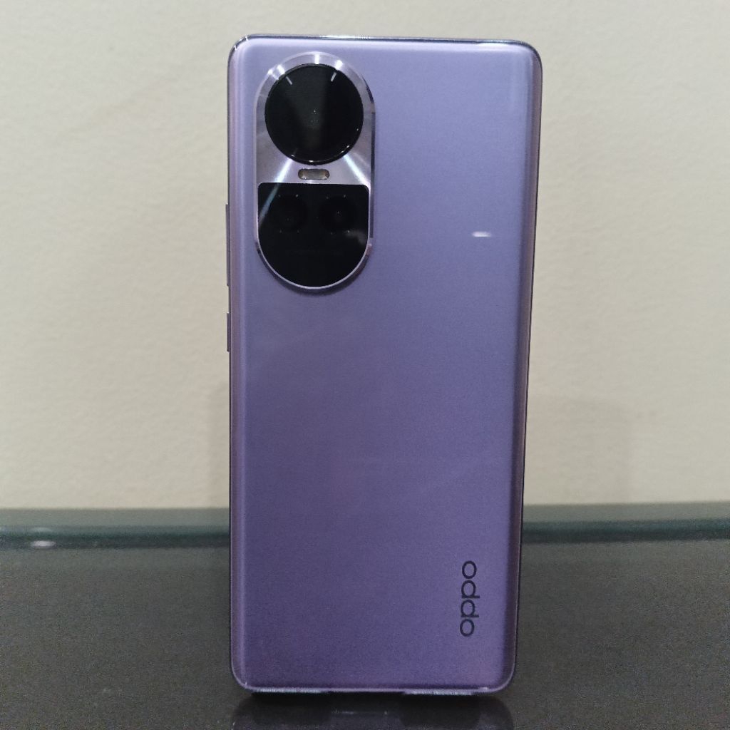 Handphone Oppo Reno 10 Pro 5G Ram 12 256GB (Batangan, Tanpa Charger)