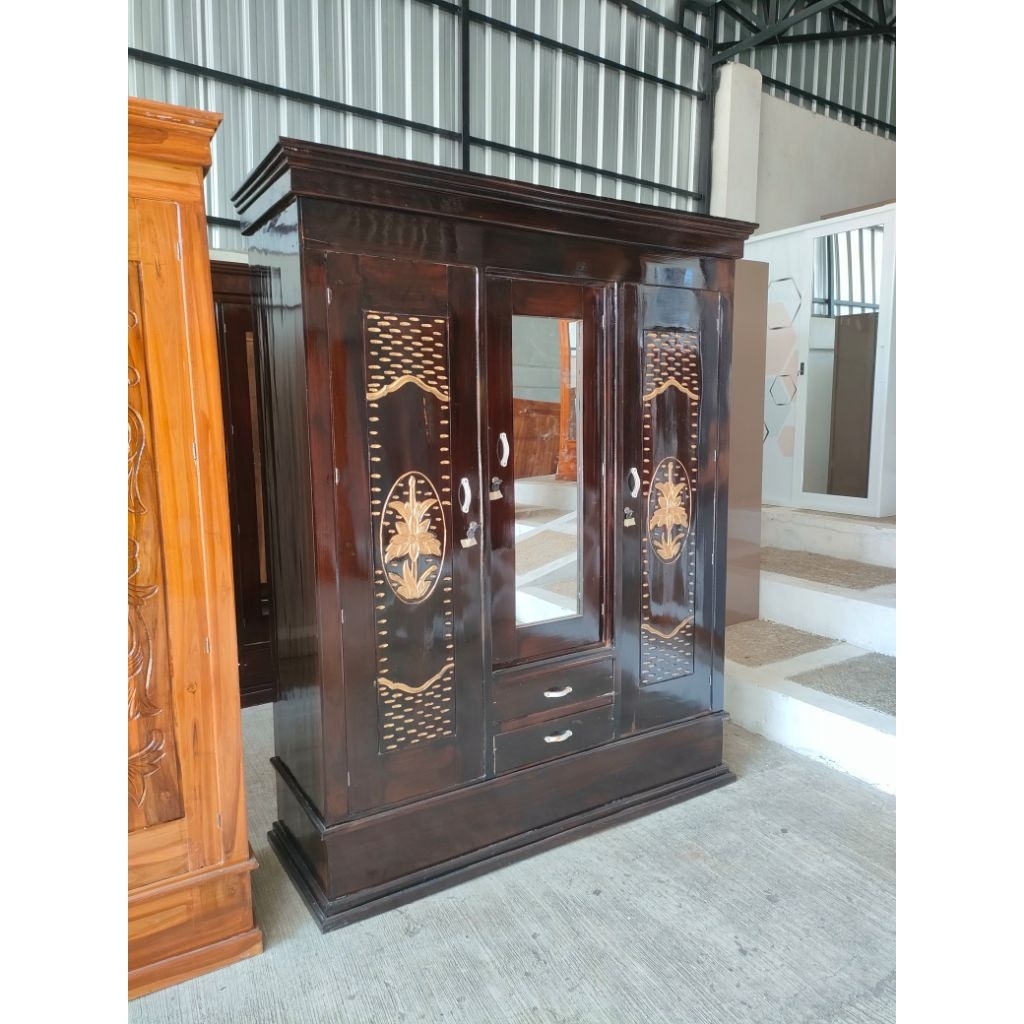 lemari jati pintu 3