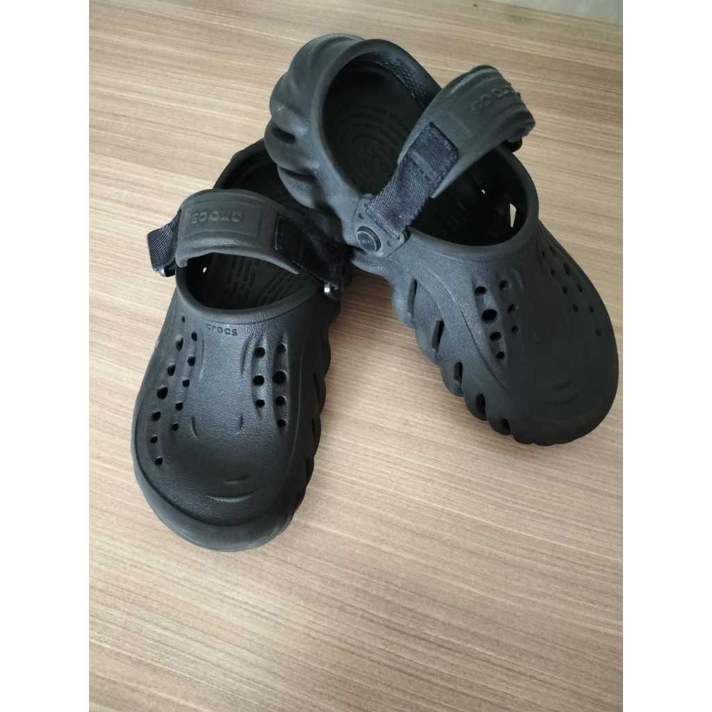 Preloved Sepatu Crocs Warna Hitam Ukuran J3 EU 34 Original