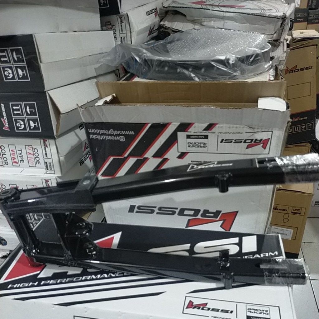 Swing arm  satria Fu 150 Tersedia HITAM, SILVER DAN GOLD