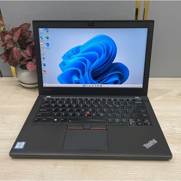 Lenovo Thinkpad X270  Intel Core i5 Gen 7