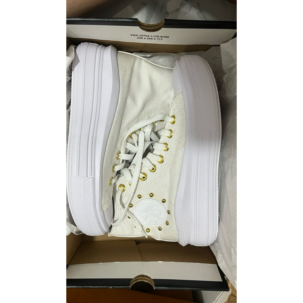 Sepatu putih converse tinggi
