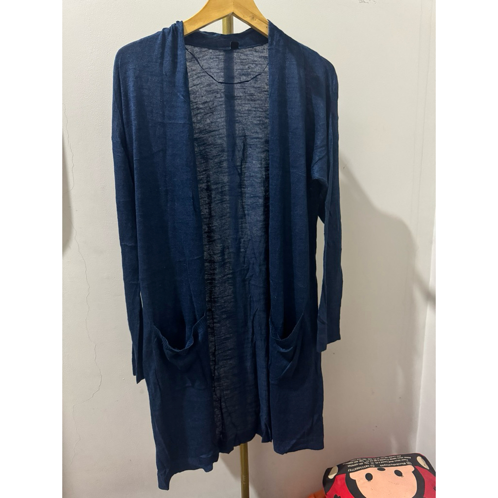 Outer biru dongker. 0101100