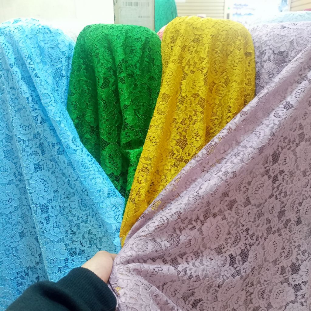Kain/Bahan Brokat Semi Prancis / Kain Brokat Kebaya Motif Bunga / Kain Brukat Tekstur Lembut Dan Lem