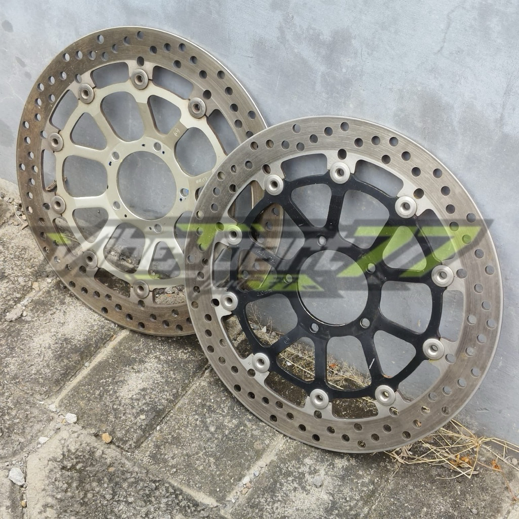 Piringan disc Ducati Evo Original copotan moge mulus like new uk 320mm silver dan hitam