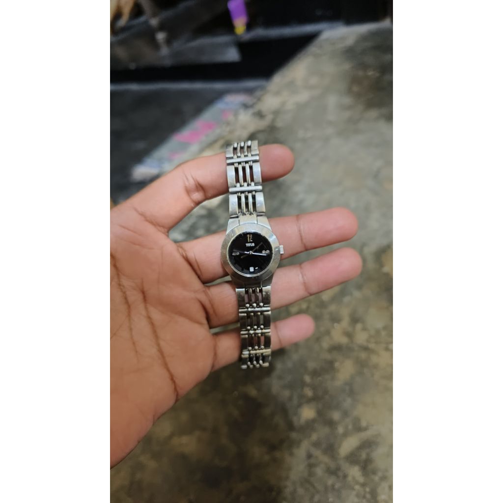 jam tangan second titus quartz