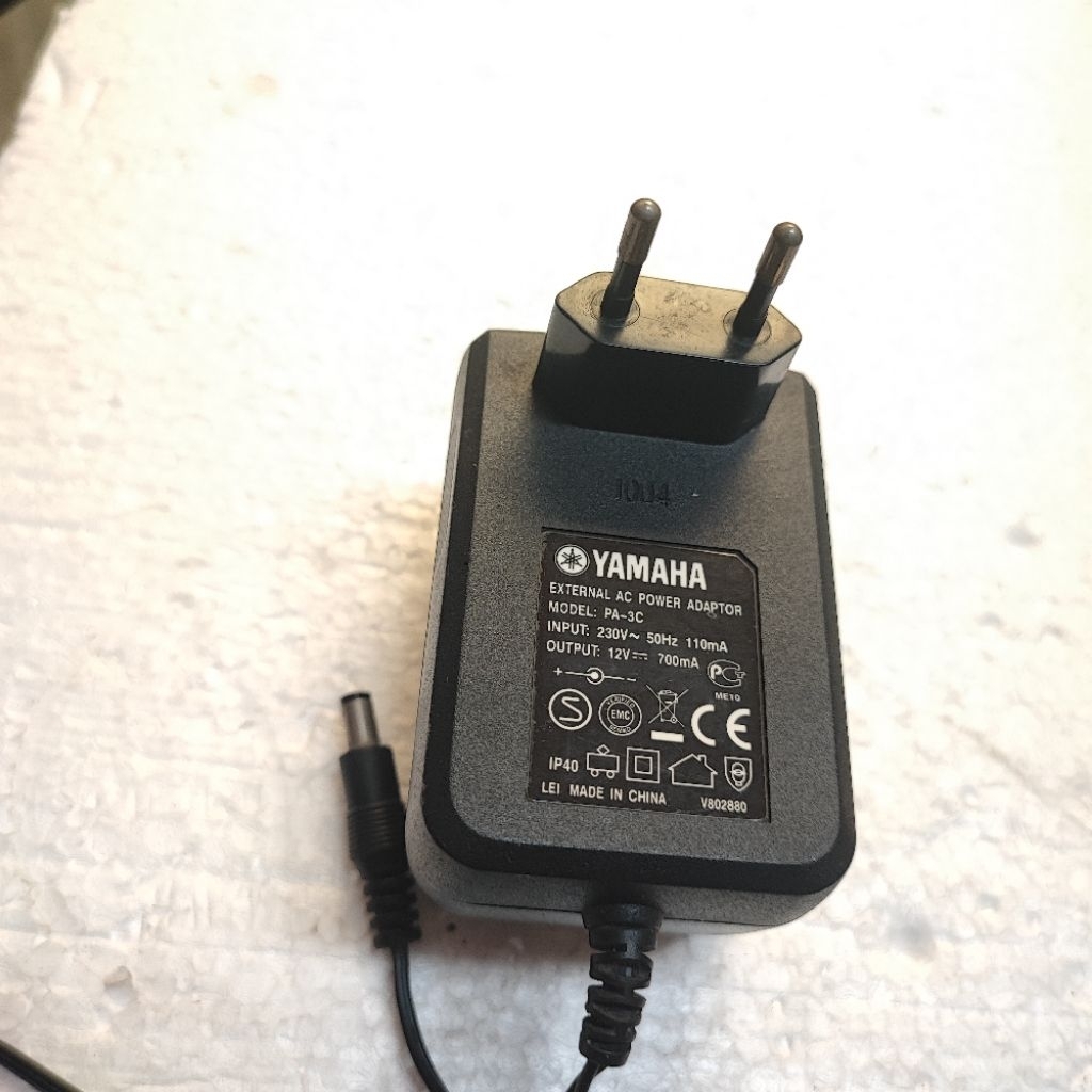 Adaptor YAMAHA  PA-3C  12V 700mA Jack diameter 5,5mm