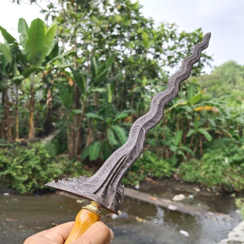 keris parungsari luk 13