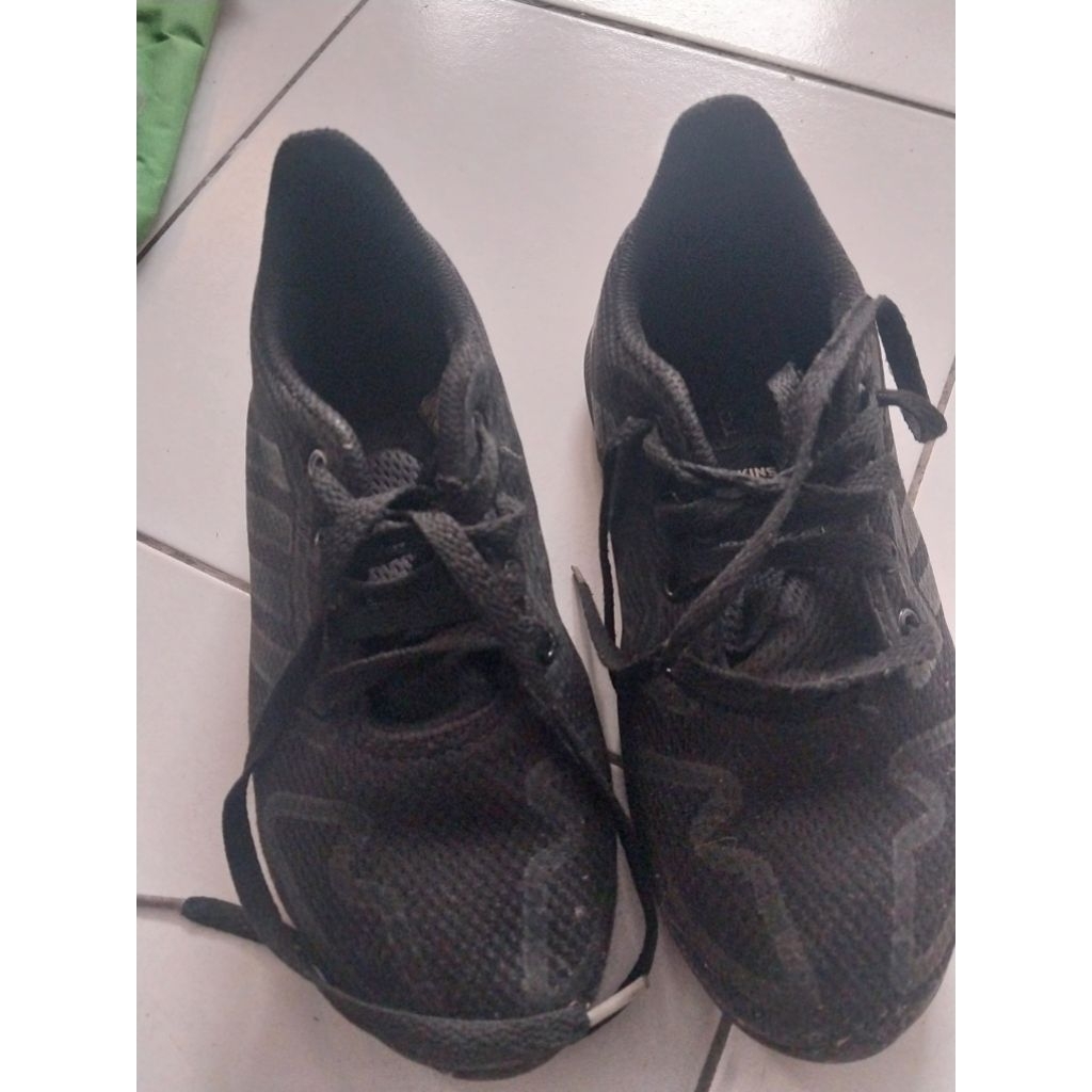 PRELOVED SEPATU SEKOLAH ANAK LAKI LAKI MERK TOMKINS ORI