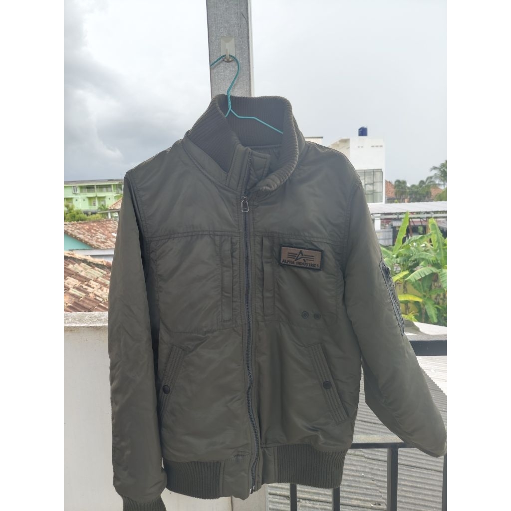 jaket bombers istimewa alpha industries second preloved warna hijau army