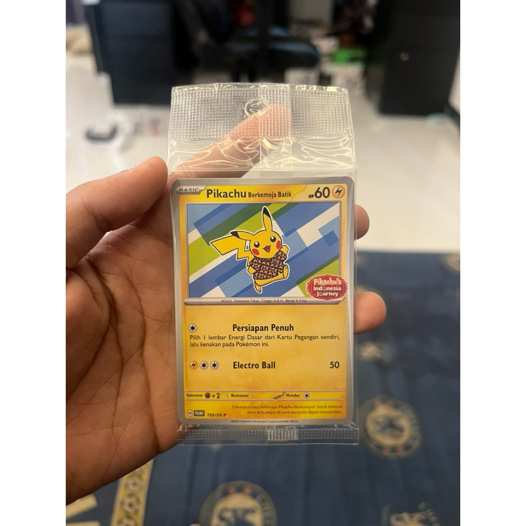 pikachu berkemeja batik biru