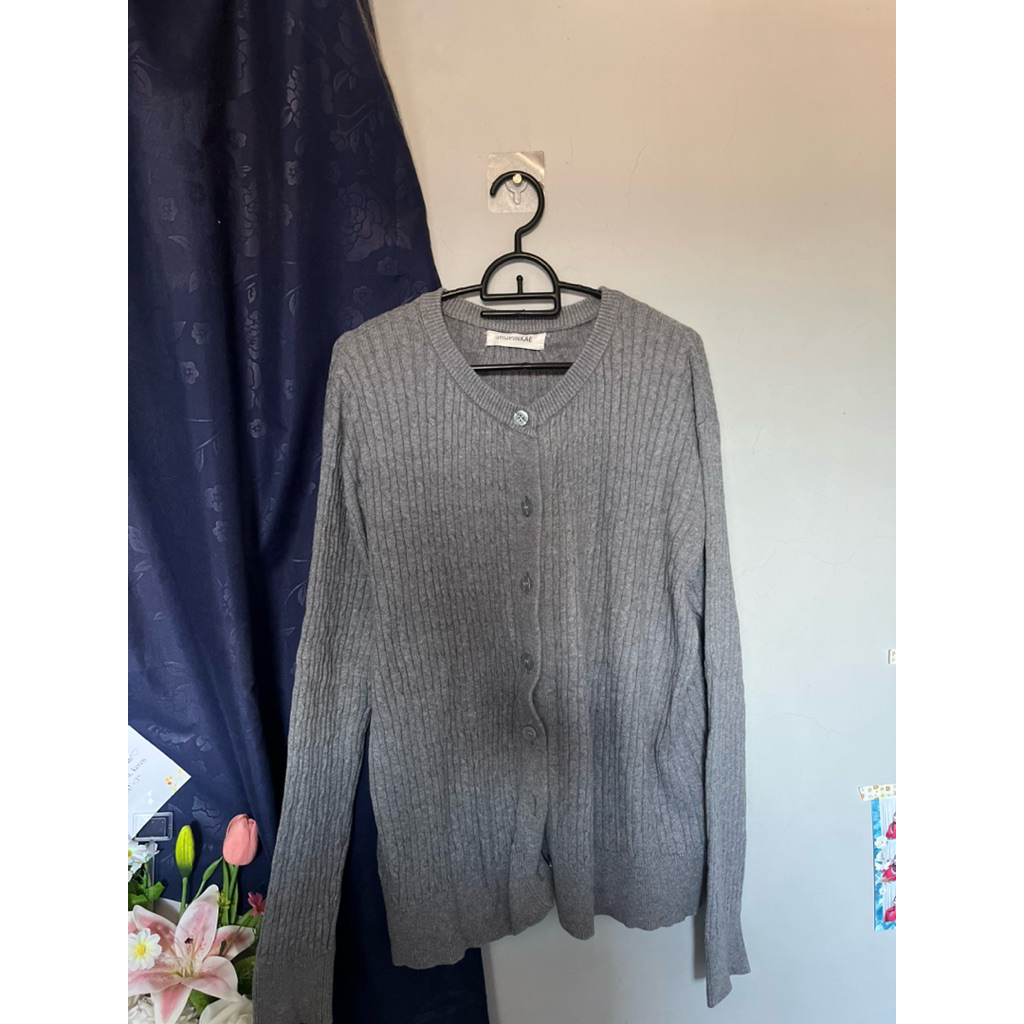 Preloved Cardigan Knit Shopinkae (Moon Grey)