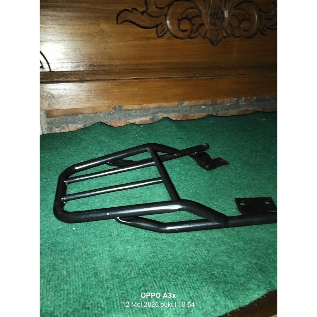 breket /tatakan box motor Revo old