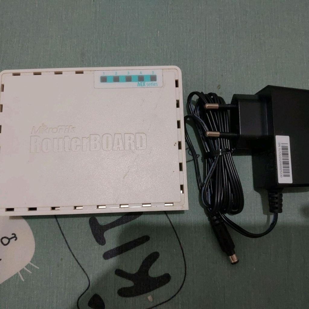 MIKROTIK RB750GR3/RB 750GR3 GIGABIT HEX voucher/hotspot