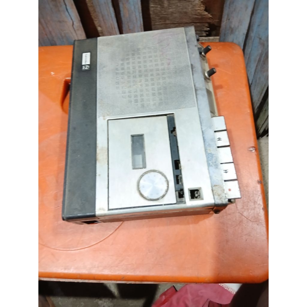 Hiasan Tape recorder merk philips 165rb jadul antik vintage lawas display dianggap mati