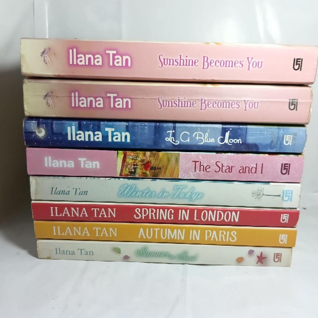 PRELOVED NOVEL ILANA TAN