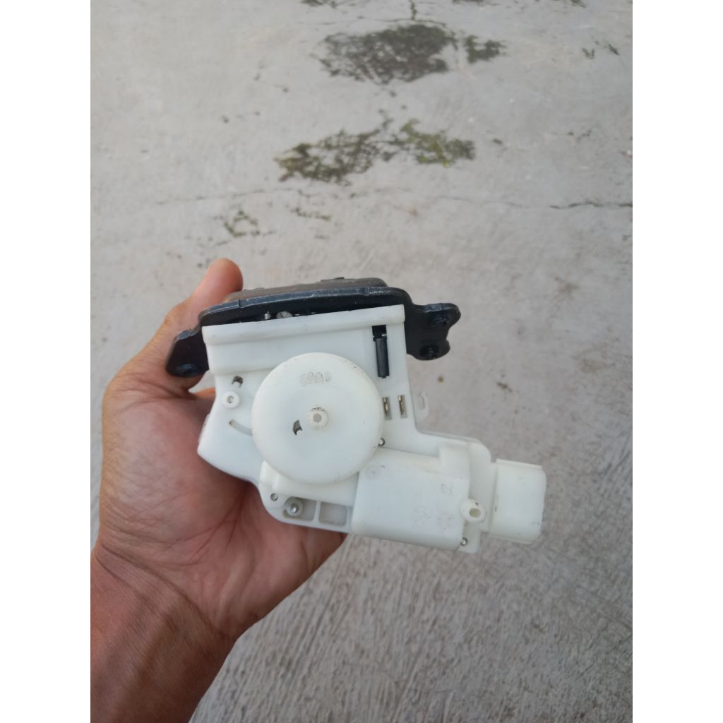 doorlock bagasi innova reborn