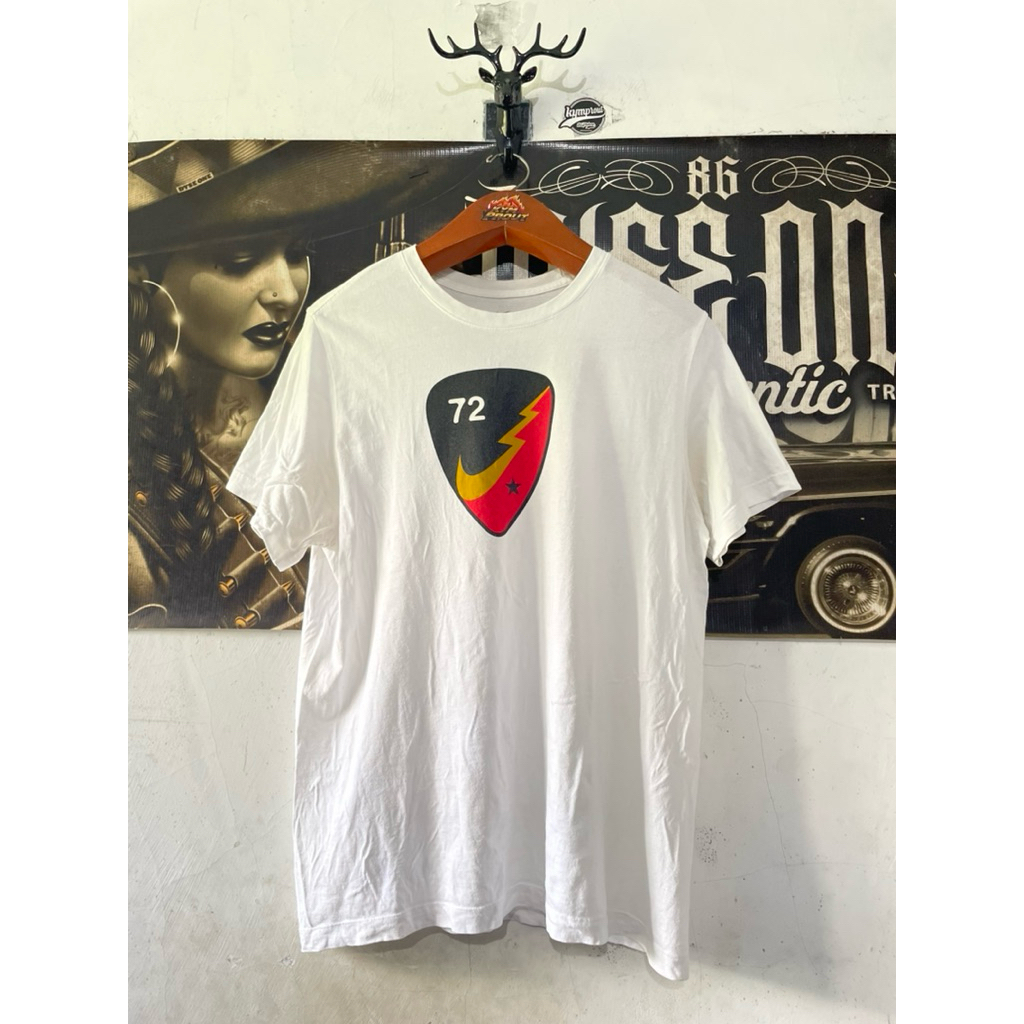 kaos nike second