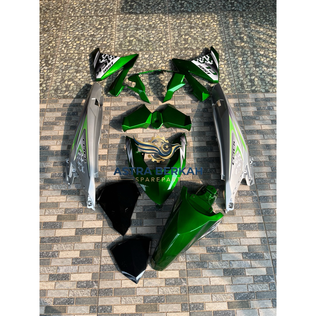 Cover Body Halus Vario Led Old 125-150 Warna Hijau Candy Dan Silver
