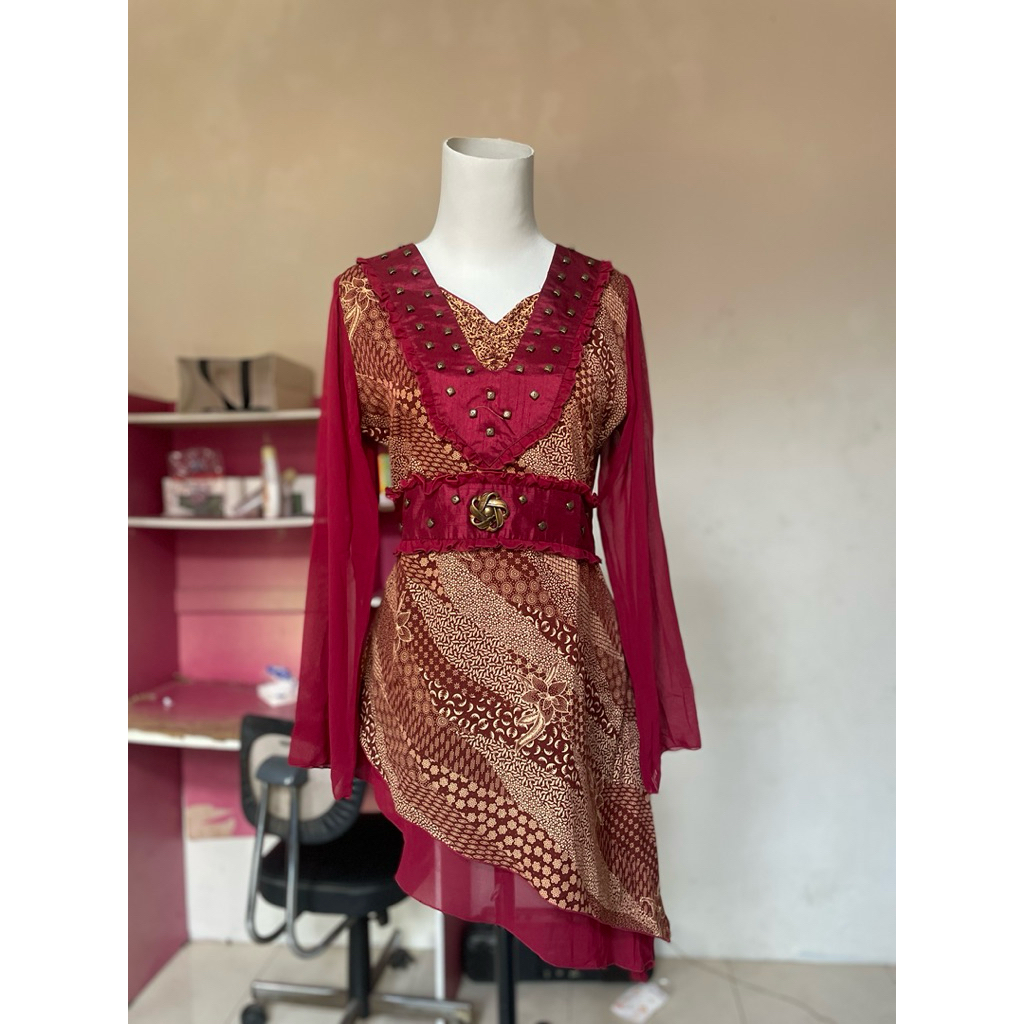 Batik wanita mewah asimetris