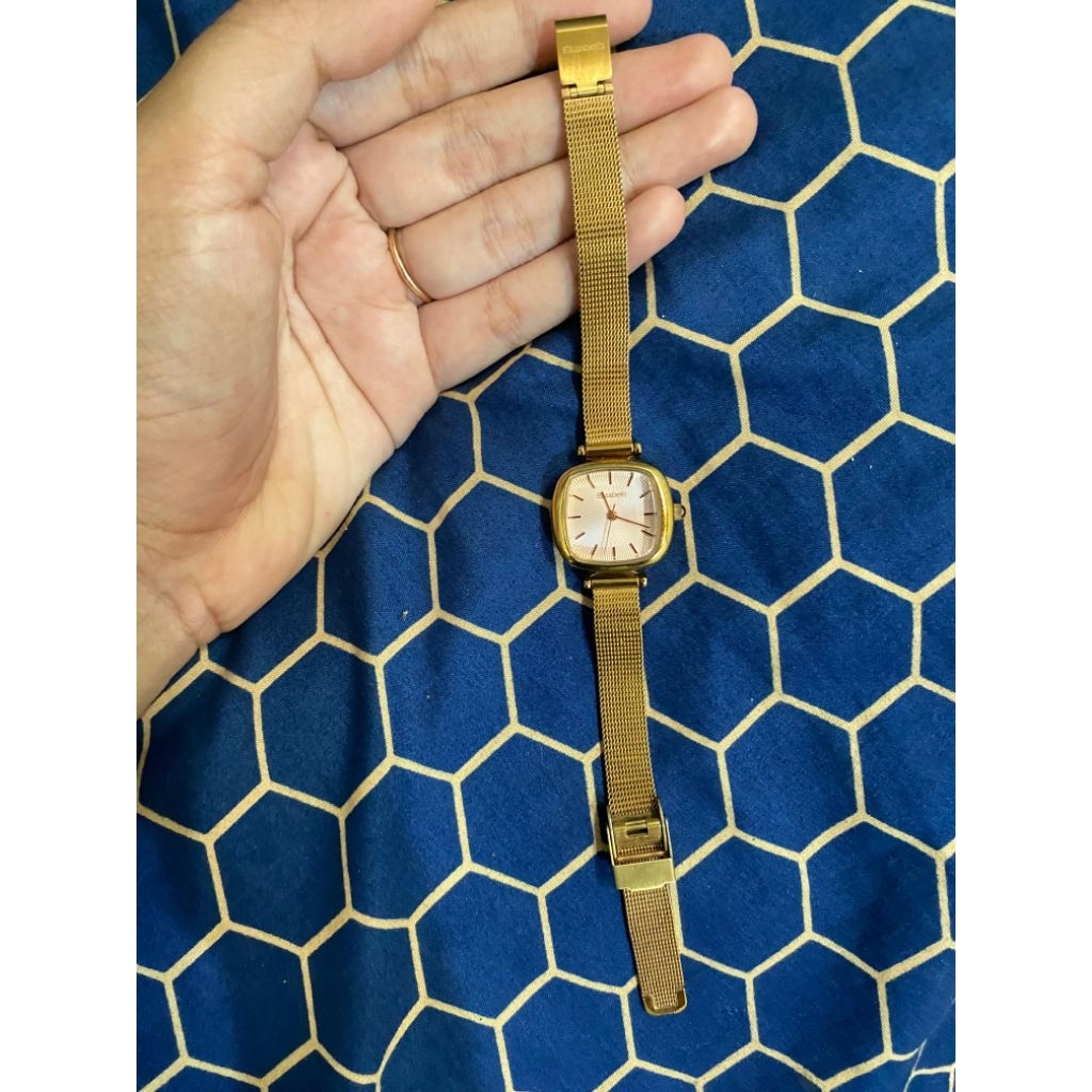 jam tangan Elizabeth