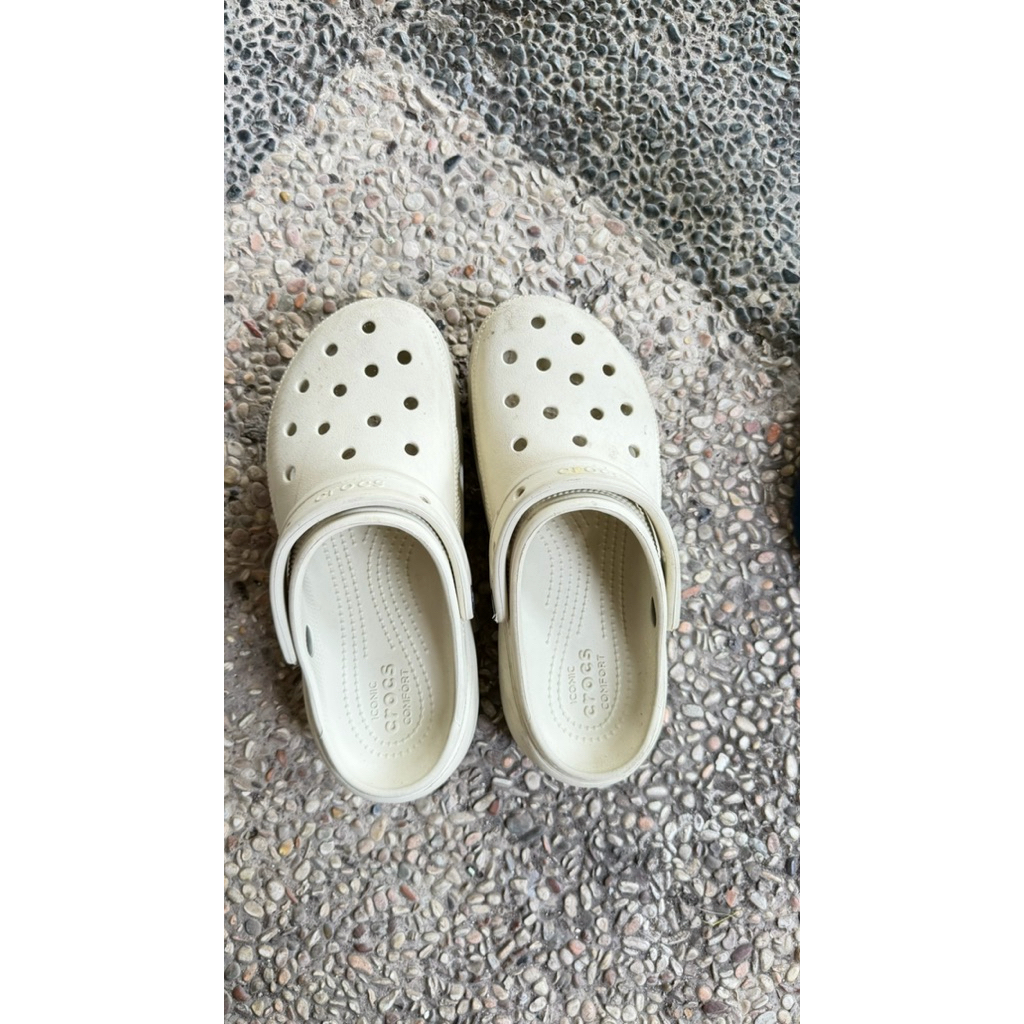 preloved crocs original