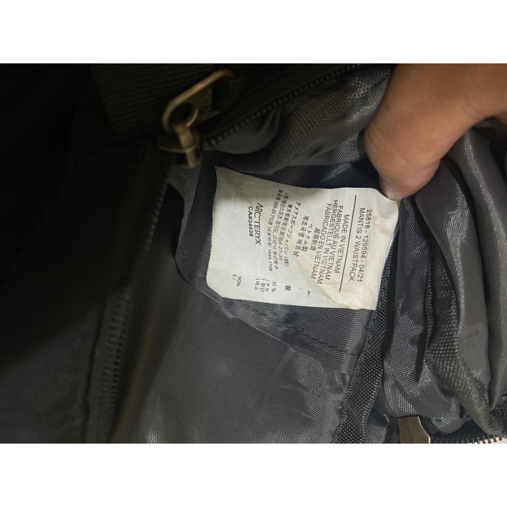 Tas Selempang Arcteryx Slingbag Pocket in Black