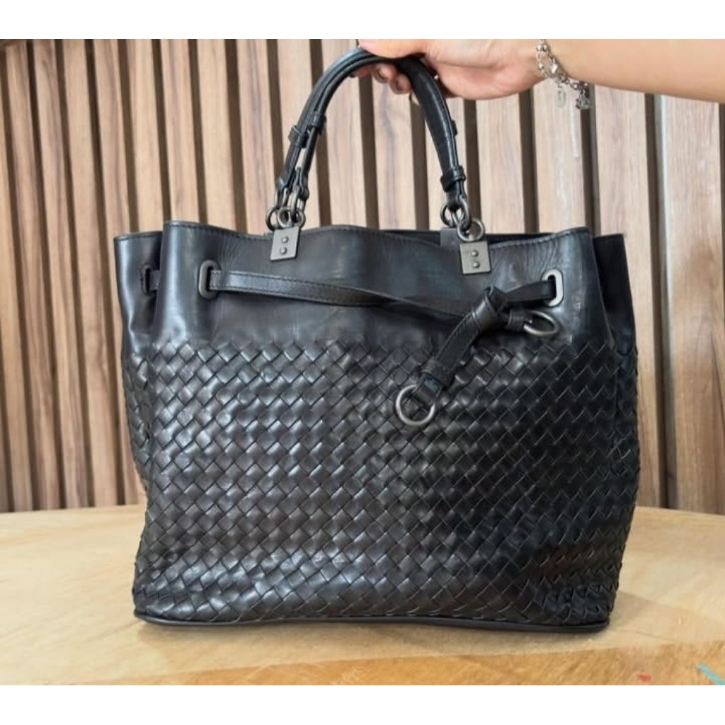Tas bottega Veneta hitam