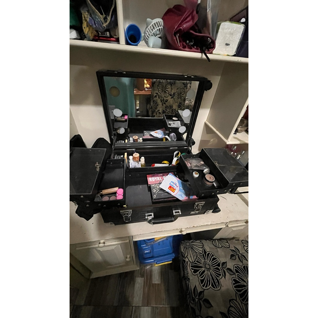 koper makeup beauty case preloved