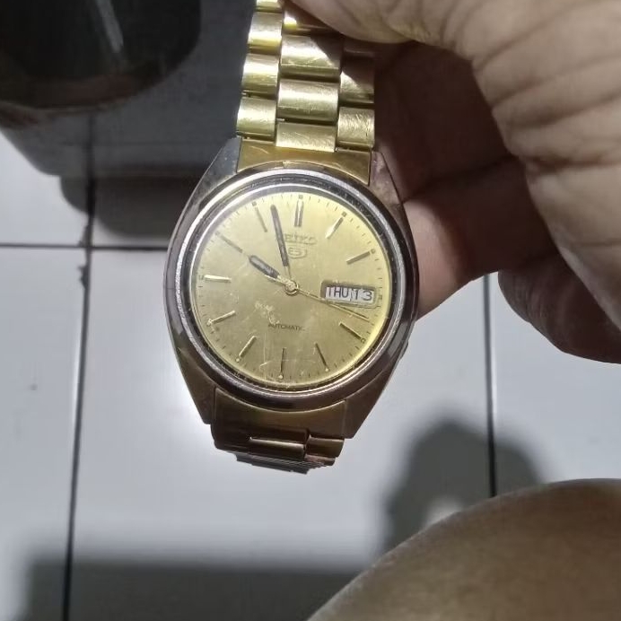 jam tangan mati Seiko 5 automatic gold,kondisi mati