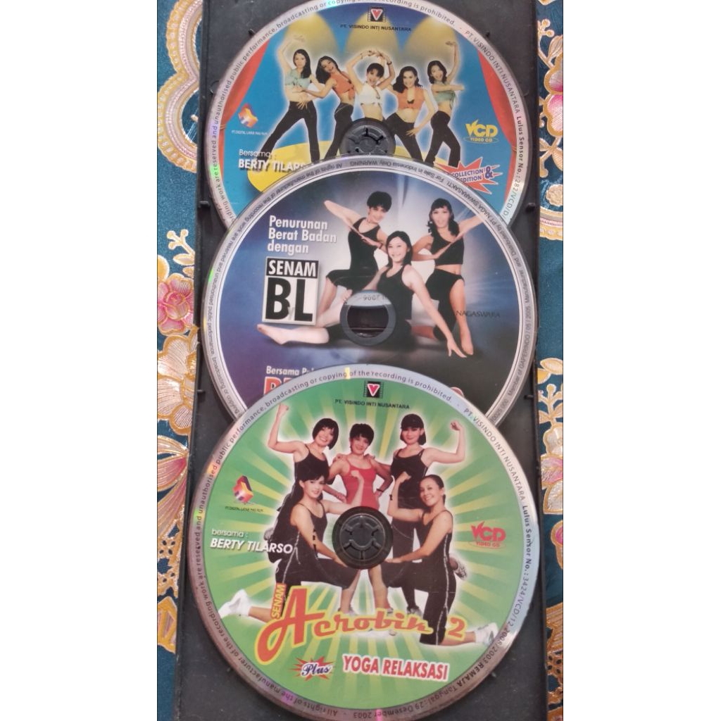 Sepaket VCD Senam Berti Telarso Senam Salsa, BL, Aerobik Tanpa Sampul Bonus Kotak