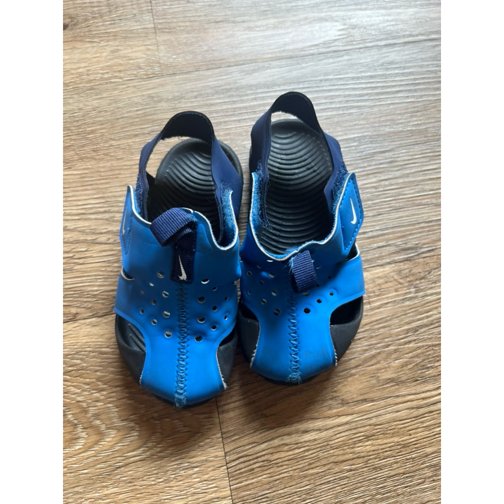 Nike kids preloved