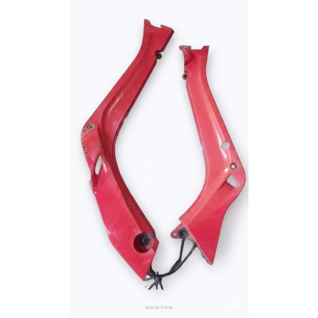 sayap dalam Kawasaki  Kaze Kaze r merah original copotan motor