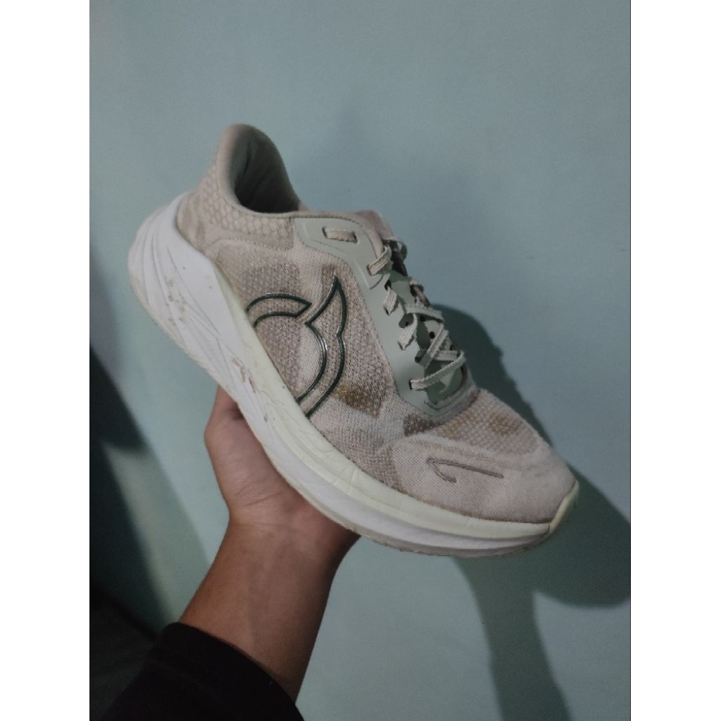Sepatu running ortuseight hyperfuse 2.2 size 41 second